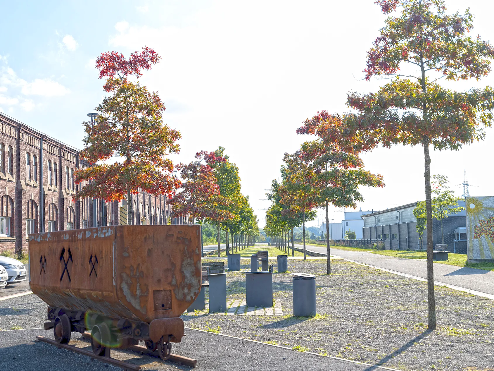 Heimat Lohberg - Foto des Vorplatzes der Zechenwerkstatt 